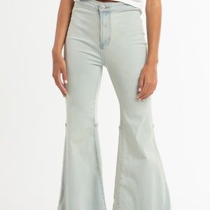 Free People Womens Youthquake Crop Flare Jeans in Bleach sz 30